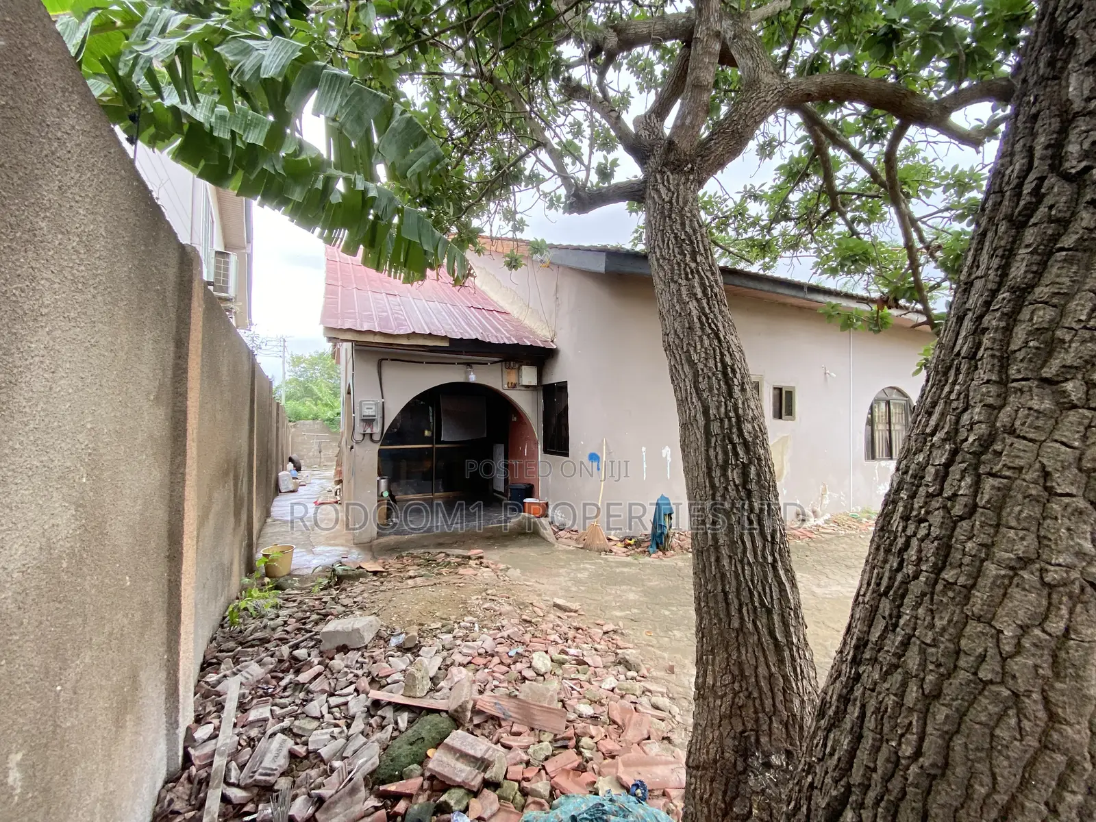 7bdrm House in Paraku Estate,Dome for sale