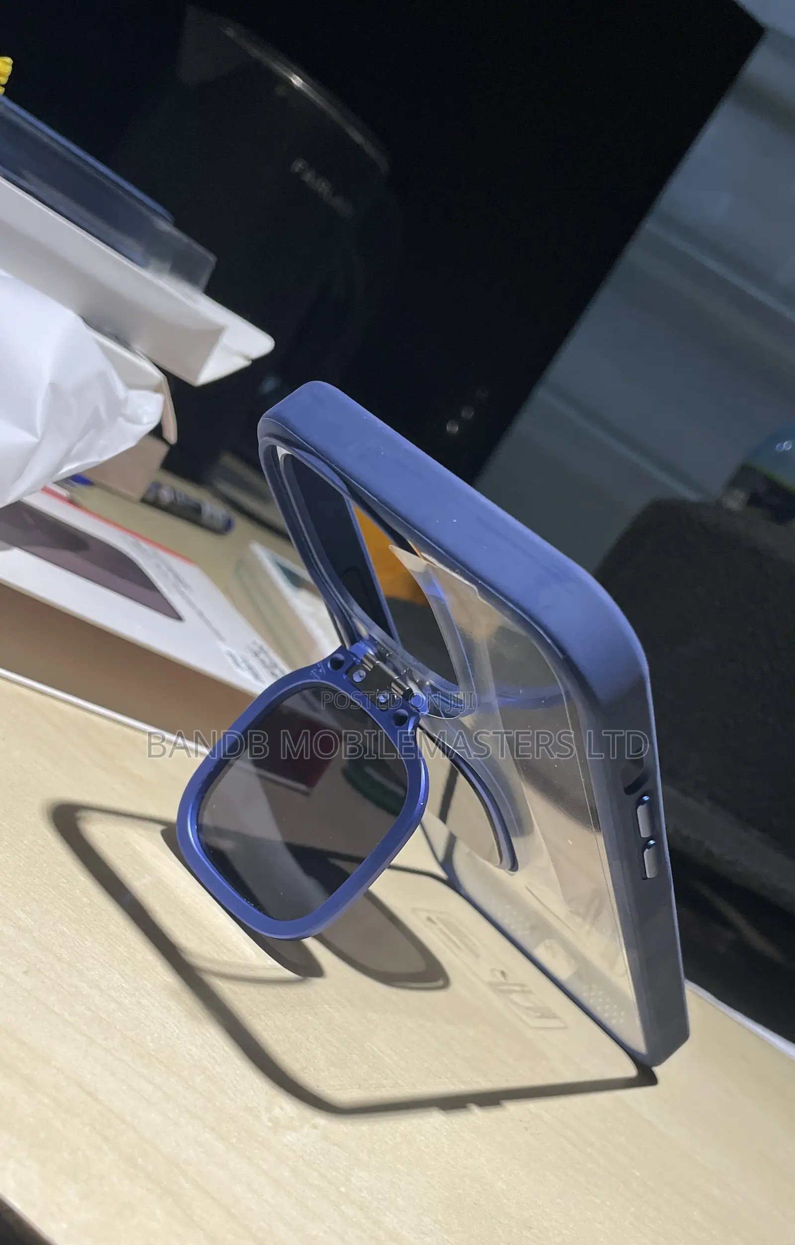 Magnetic Sunglasses Holder Case