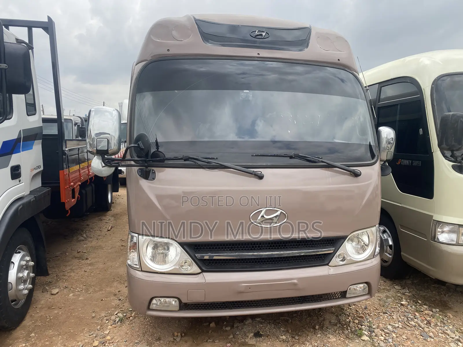 Hyundai County 2014 Brown