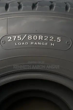 Car Tyre 275/80 R 22.5