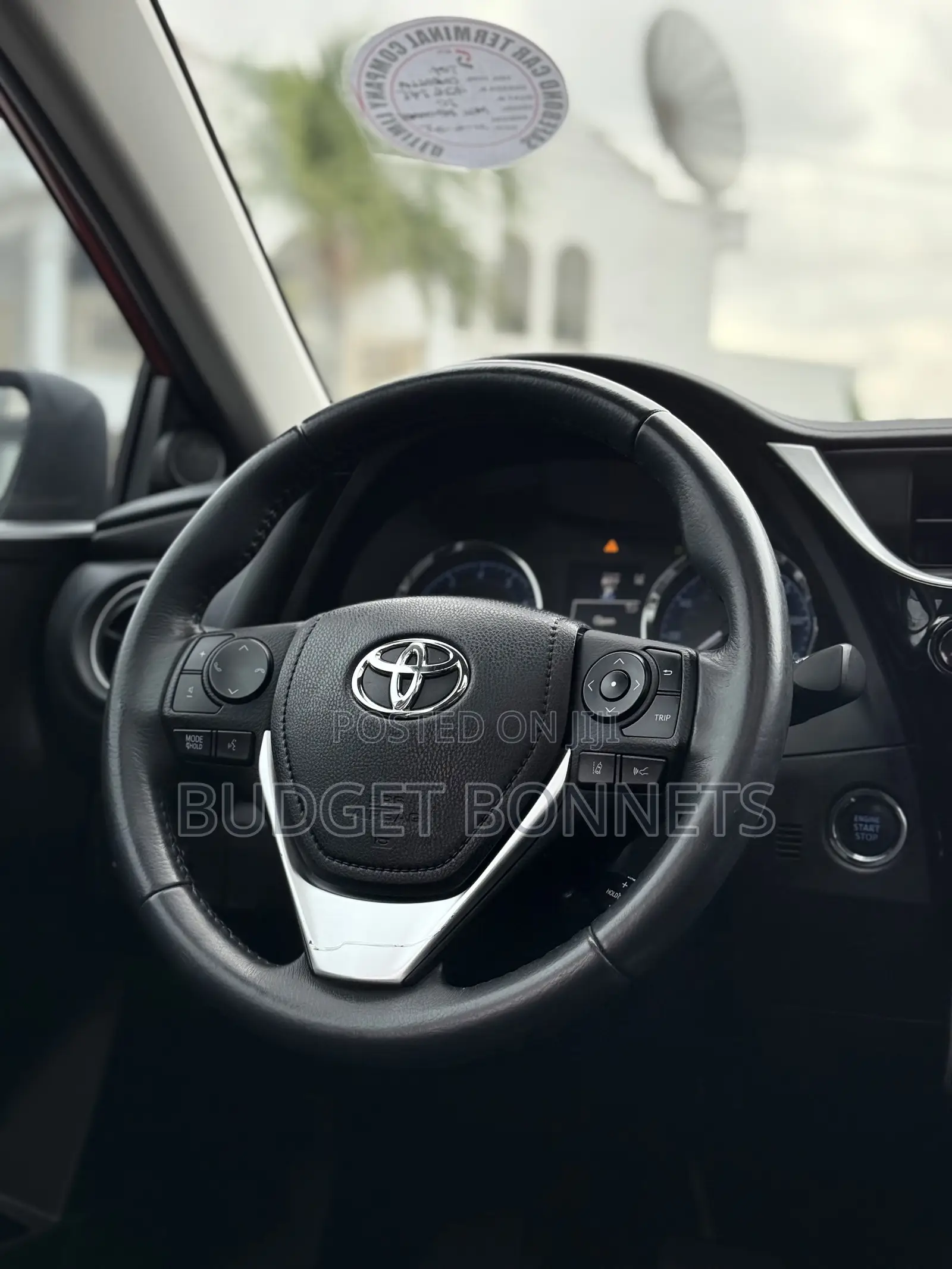 Toyota Corolla XSE 4dr Sedan (1.8L 4cyl CVT) 2017 Red