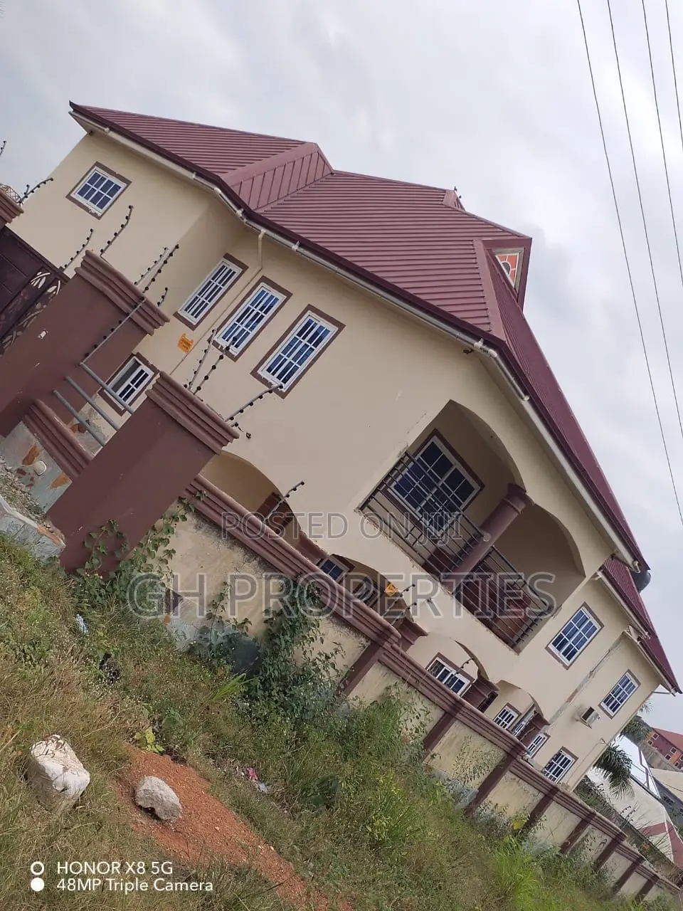 7bdrm House in Anwomaso Domiabra, Kumasi Metropolitan for sale