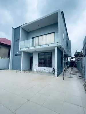 4bdrm House in School Junction, Ashaley Botwe for sale
