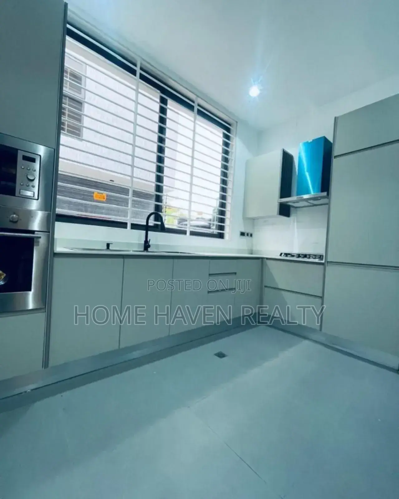 4bdrm House in School Junction, Ashaley Botwe for sale