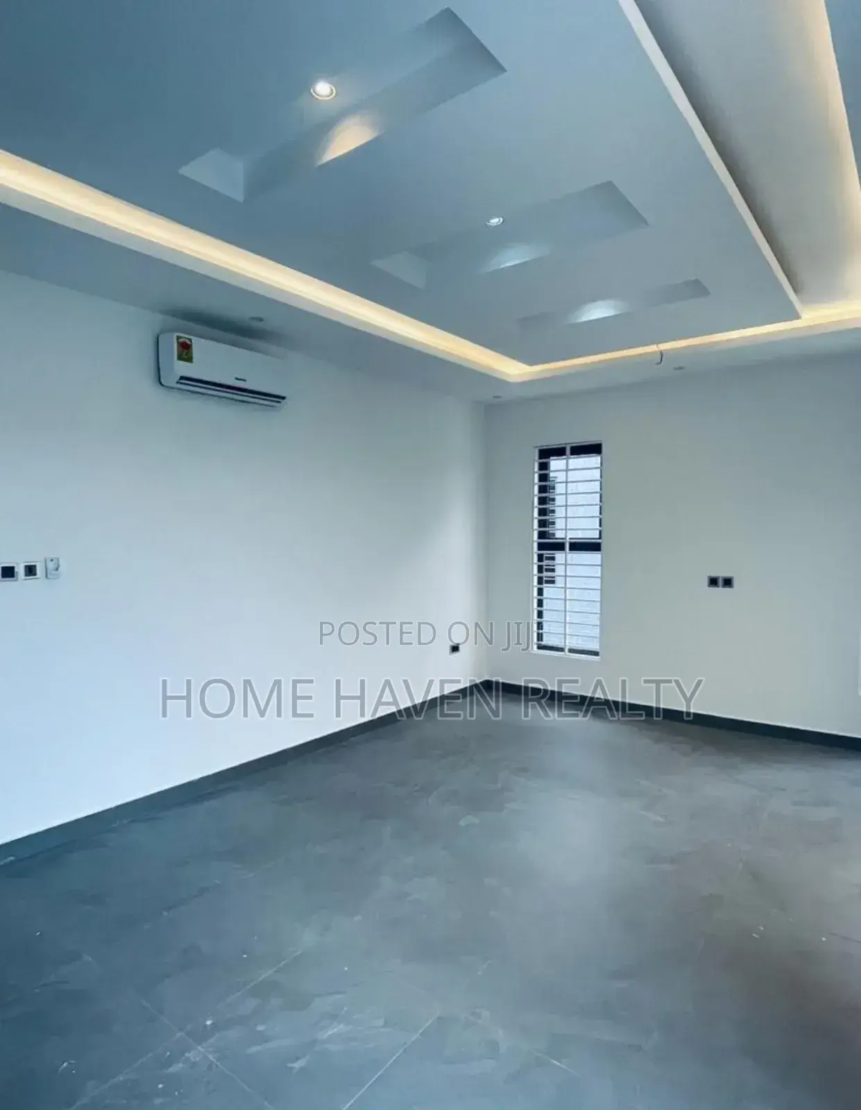 4bdrm House in School Junction, Ashaley Botwe for sale
