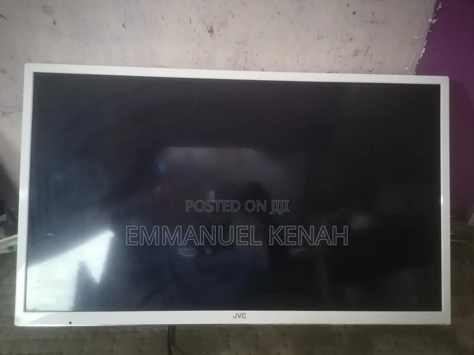 Smart JVC Tv (32 Inches)