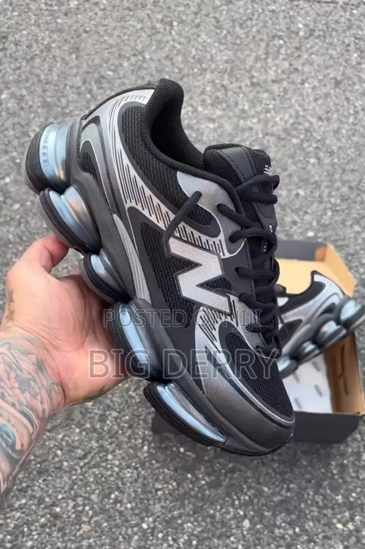 New Balance 2000