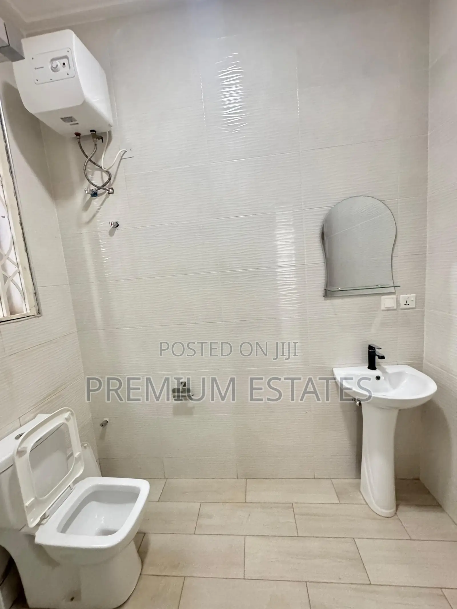 4bdrm Townhouse / Terrace in East Legon for rent