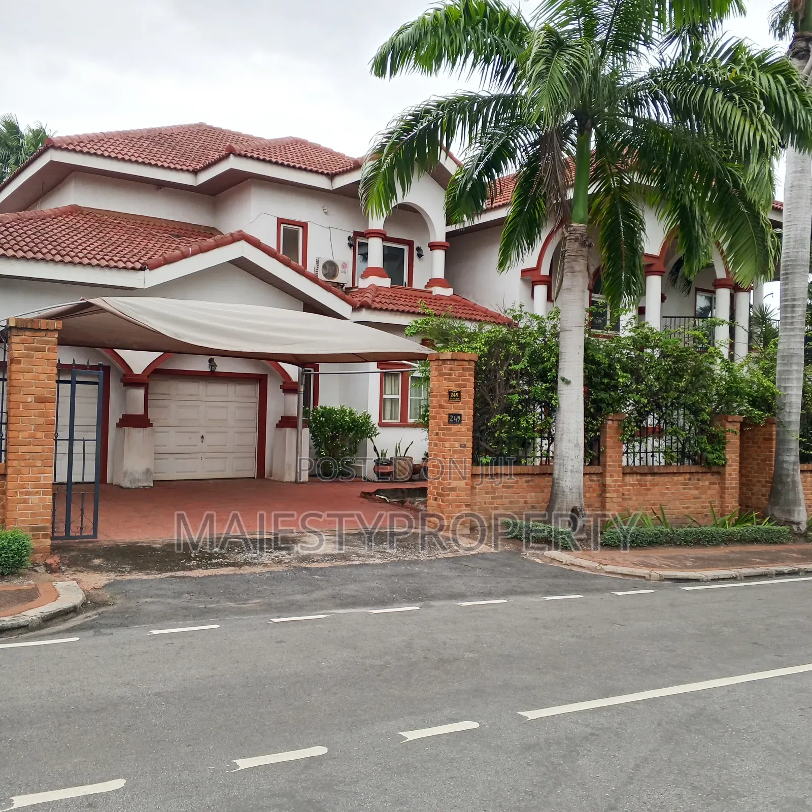 10bdrm Bungalow in Trassaco, Adjiriganor for sale