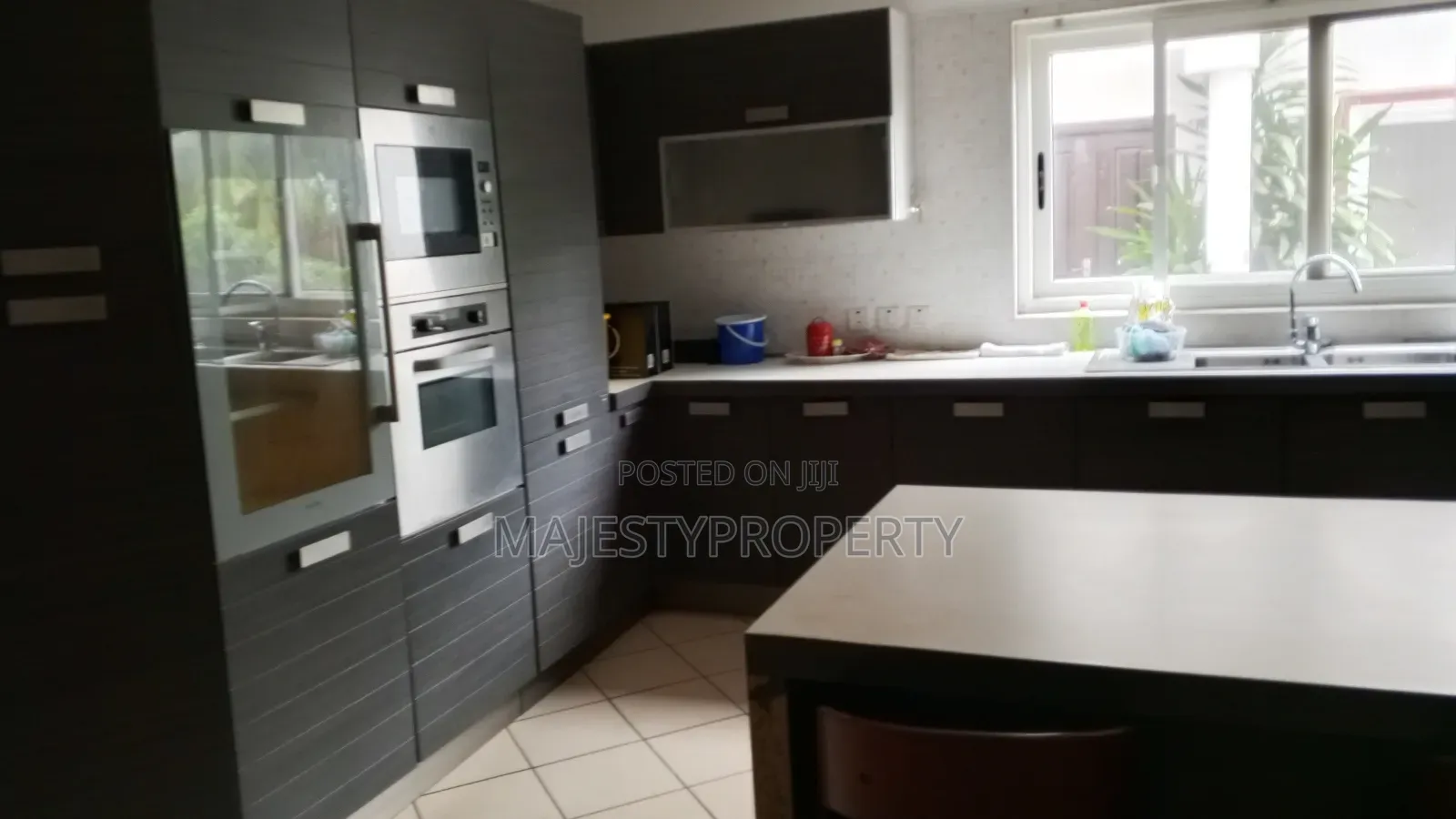 10bdrm Bungalow in Trassaco, Adjiriganor for sale