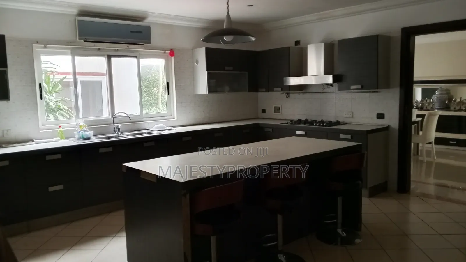 10bdrm Bungalow in Trassaco, Adjiriganor for sale
