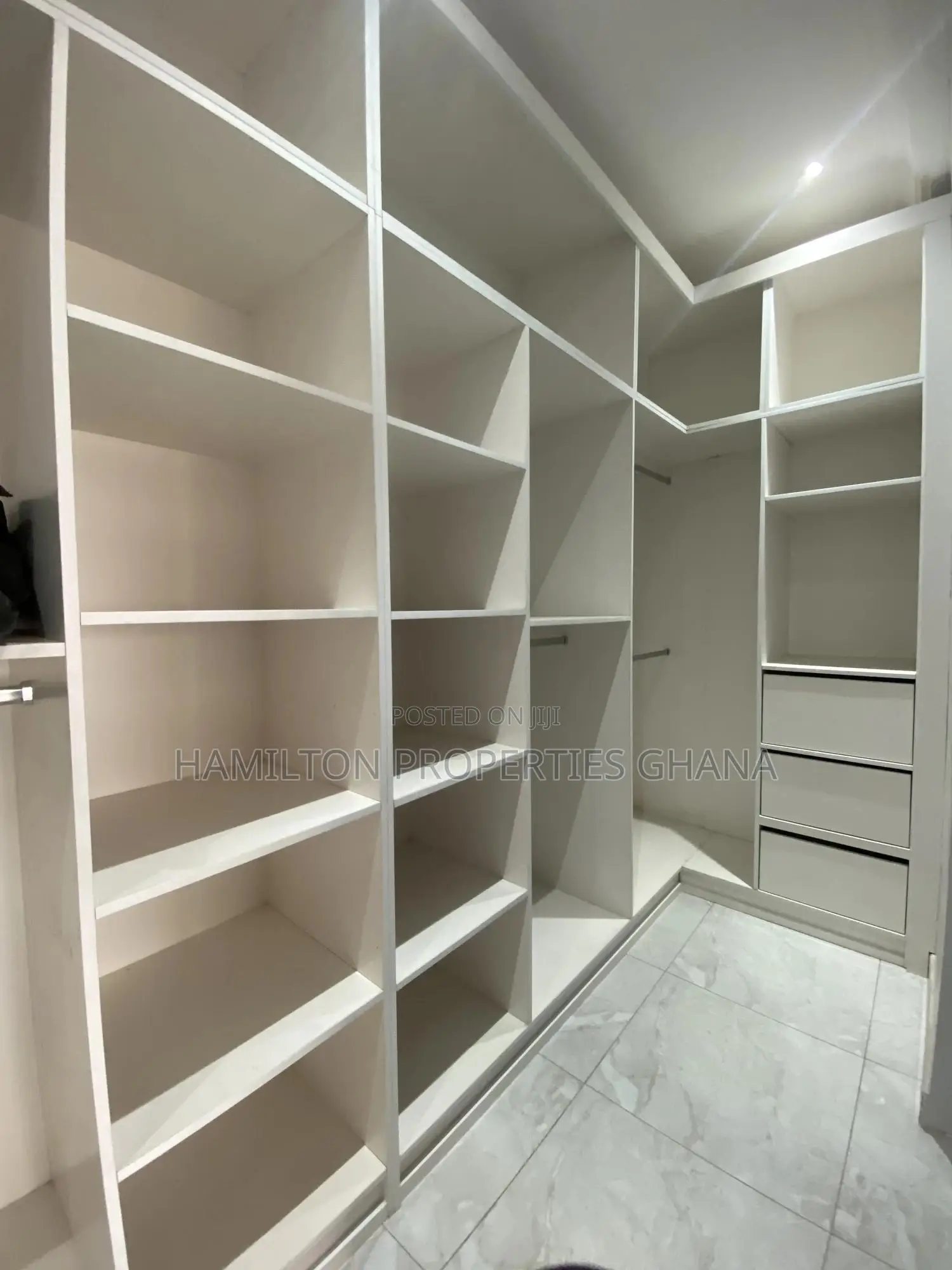 4bdrm Mansion in Trassaco, Adjiriganor for rent