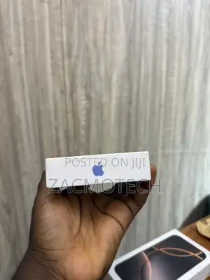 New Apple iPhone 16 Plus 128 GB Blue