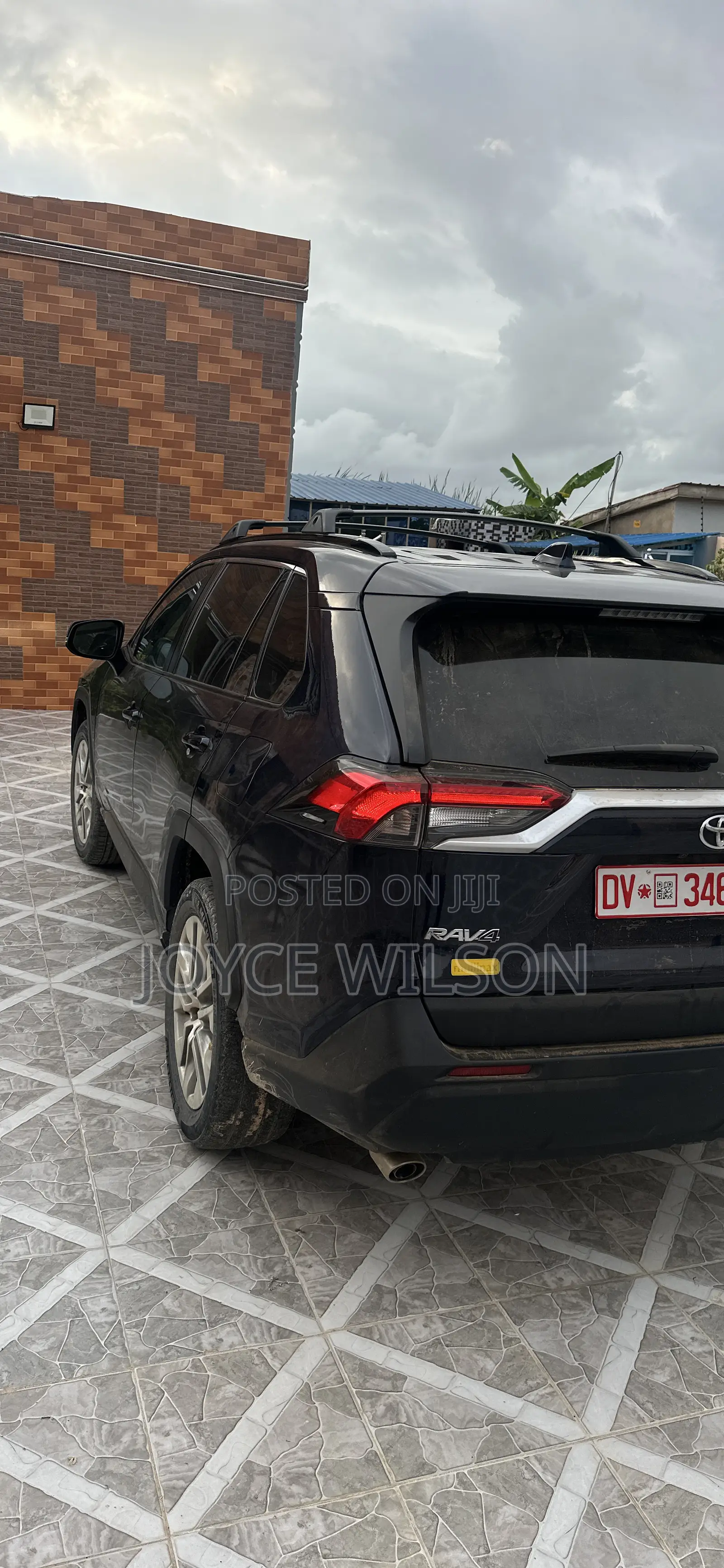 Toyota RAV4 XLE Premium 2021 Blue