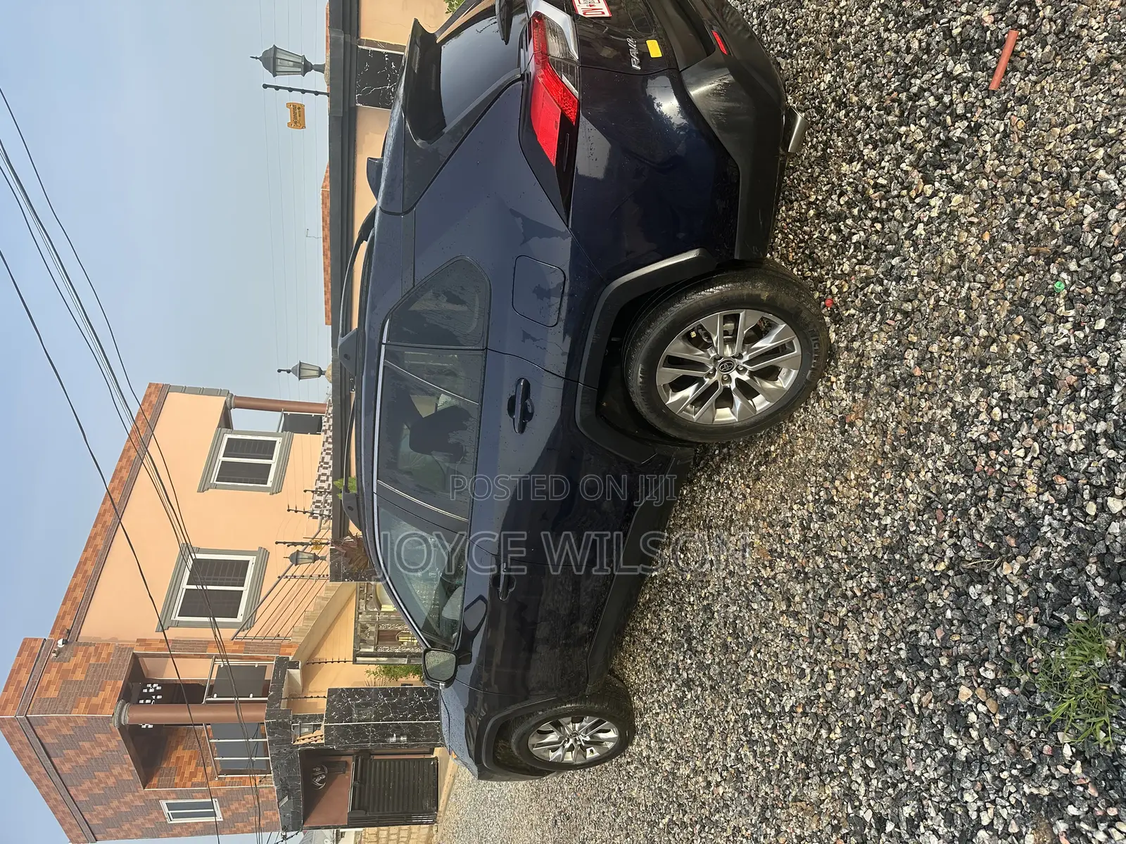 Toyota RAV4 XLE Premium 2021 Blue