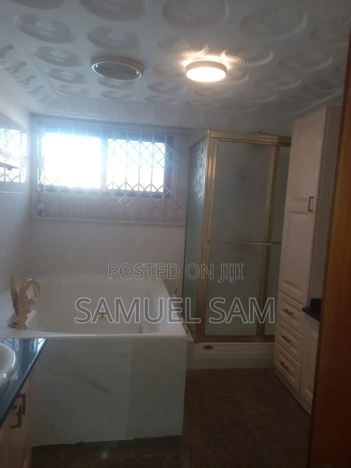 5bdrm House in Tema Community 3 for rent