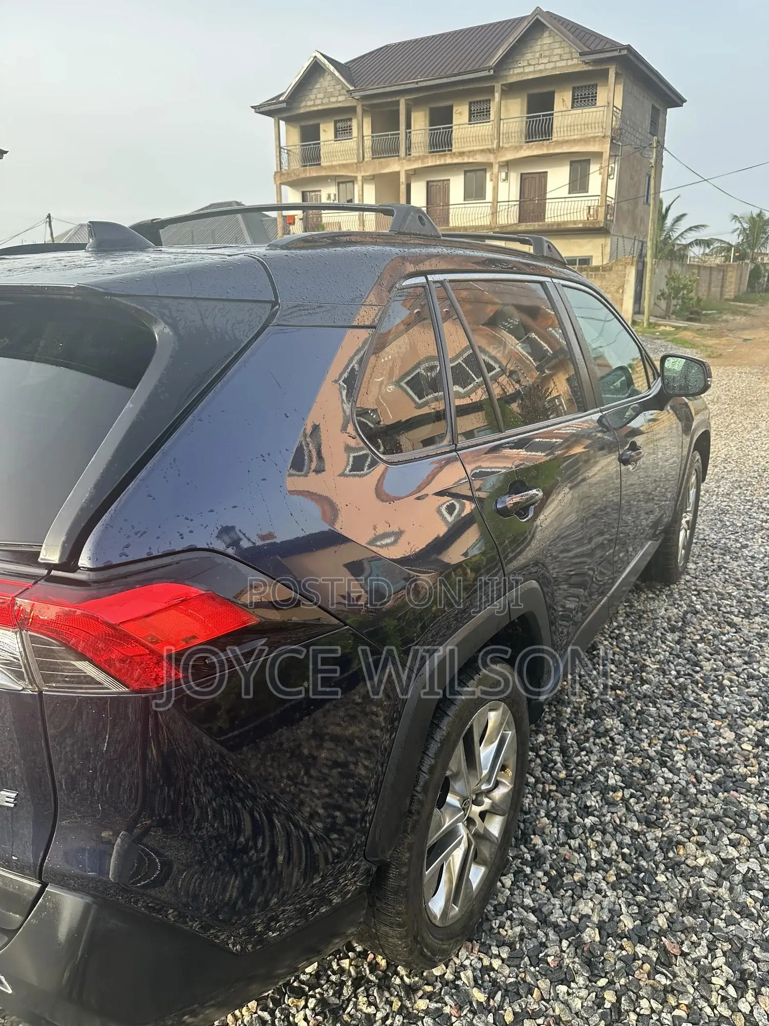 Toyota RAV4 XLE Premium 2021 Blue