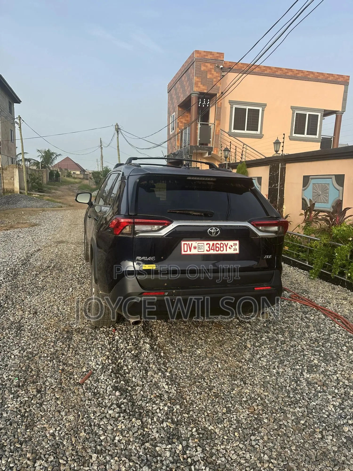 Toyota RAV4 XLE Premium 2021 Blue