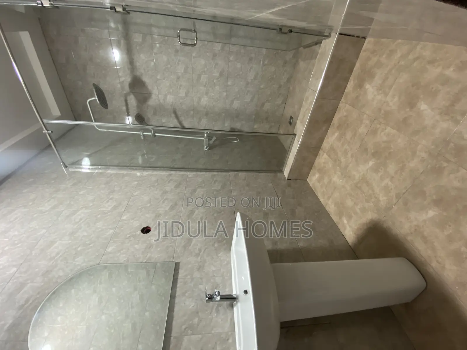 3bdrm Apartment in East Legon Hills, School Junction for rent