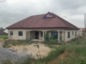 6bdrm House in Ntonso, Near, Kumasi Metropolitan for sale