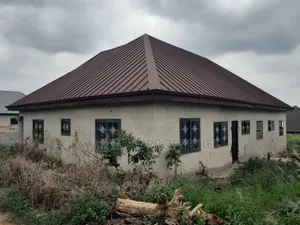 6bdrm House in Ntonso, Near, Kumasi Metropolitan for sale