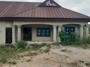 6bdrm House in Ntonso, Near, Kumasi Metropolitan for sale