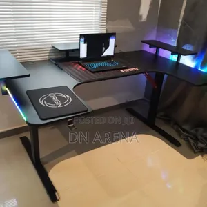 1.6m Pro Gaming Computer Desk 106d 1600*1000*740h Mm