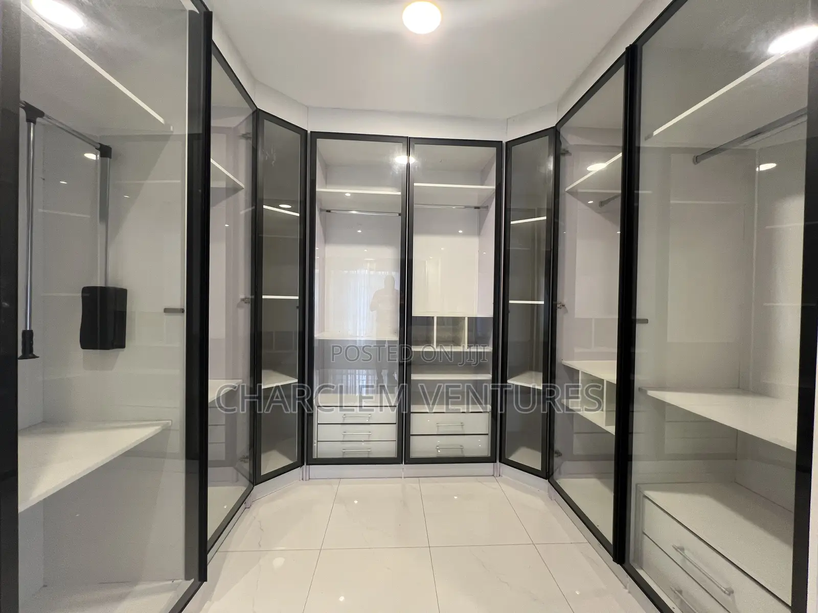 Furnished 4bdrm Townhouse / Terrace in Charclem Ventures, Roman Ridge