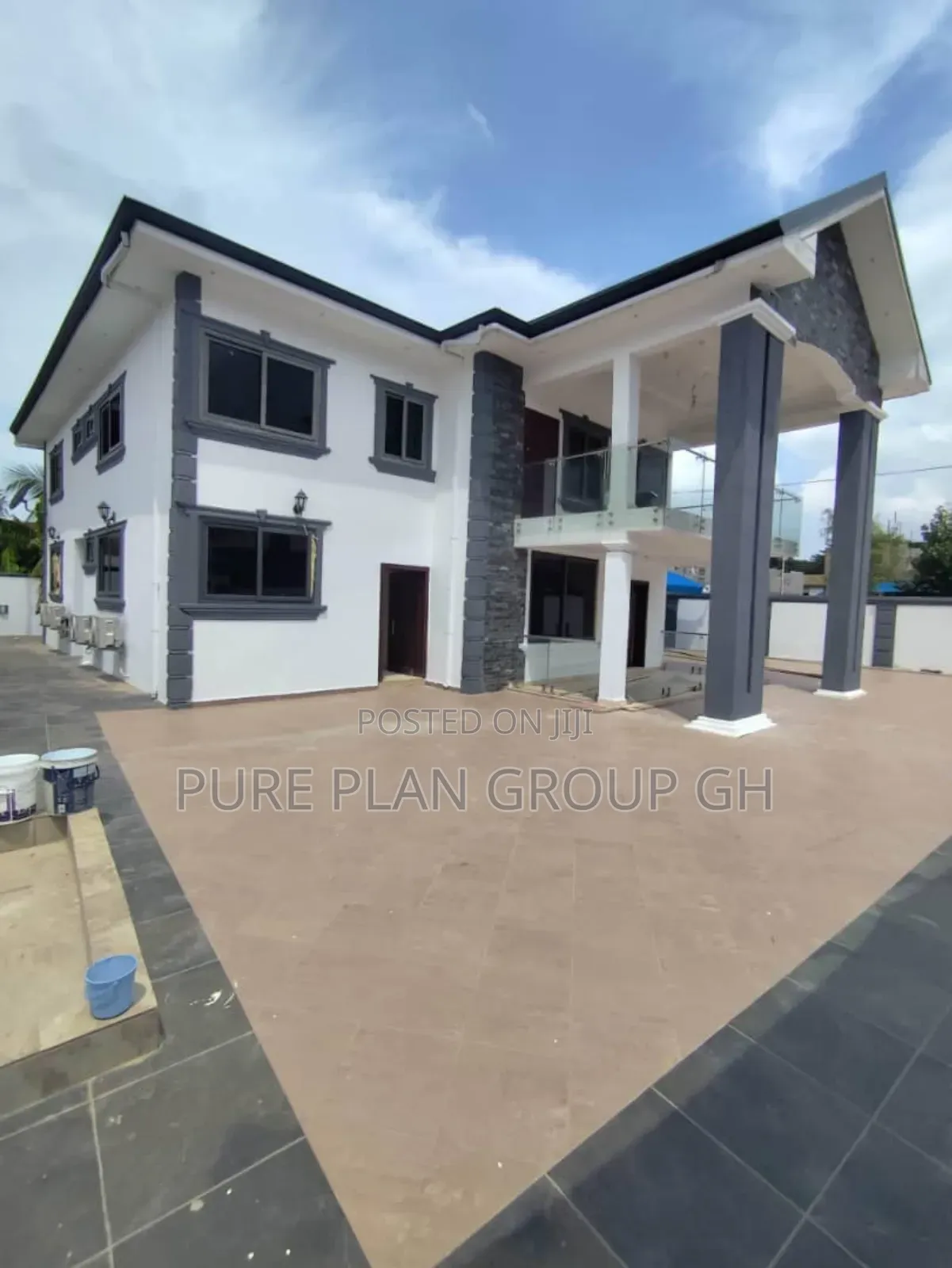 5bdrm House in East Legon Mall for rent