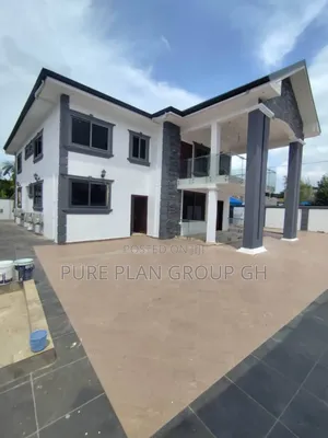 5bdrm House in East Legon Mall for rent