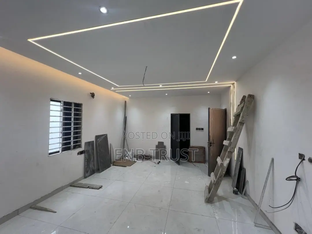 4bdrm Duplex in Baatsona for sale