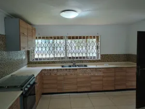 4bdrm House in Tema Community 6 for rent