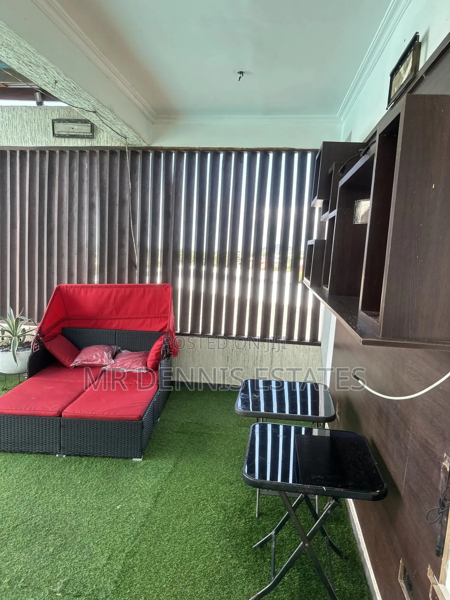 Furnished 1bdrm Townhouse / Terrace in Westhills Mall for rent