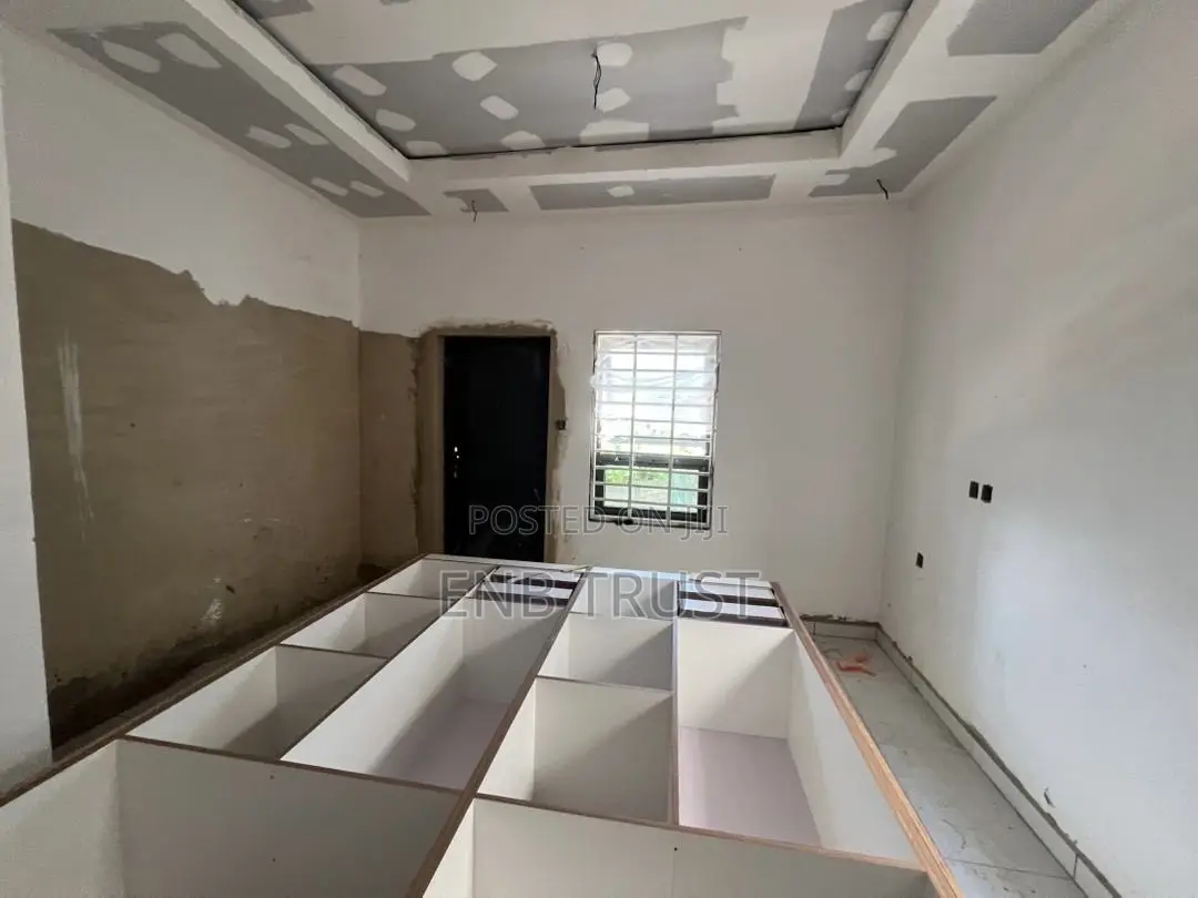 4bdrm House in Community 18 Spintex, Coca Cola for sale