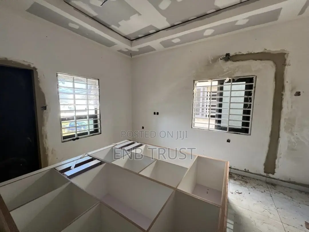 4bdrm House in Community 18 Spintex, Coca Cola for sale