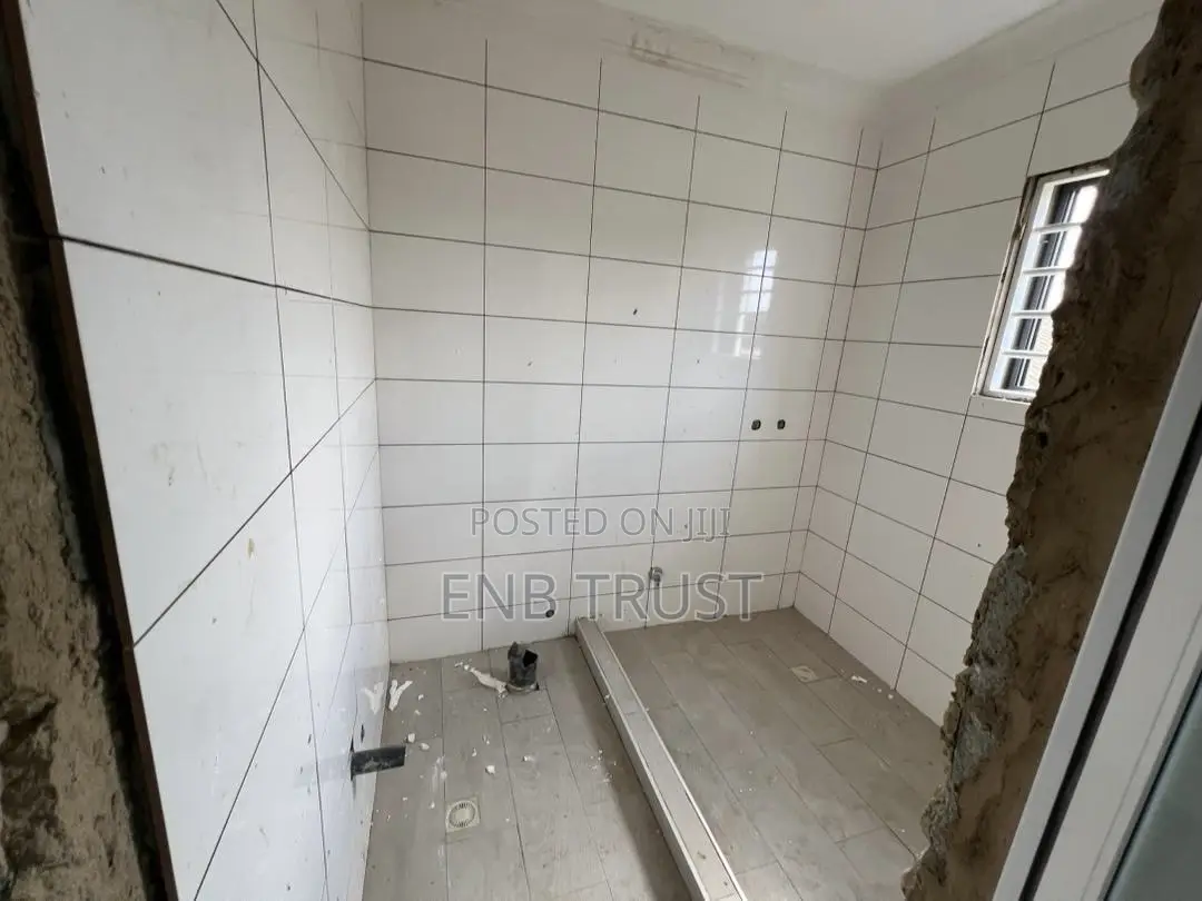 4bdrm House in Community 18 Spintex, Coca Cola for sale