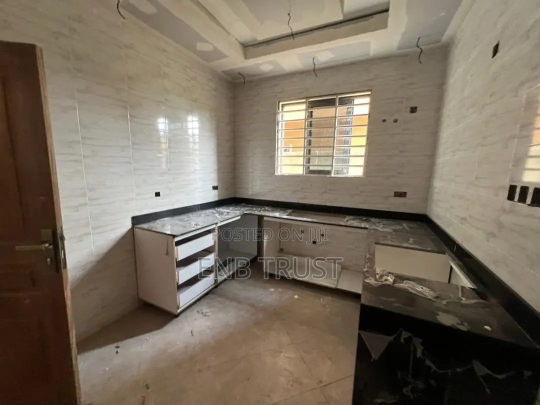 4bdrm House in Community 18 Spintex, Coca Cola for sale