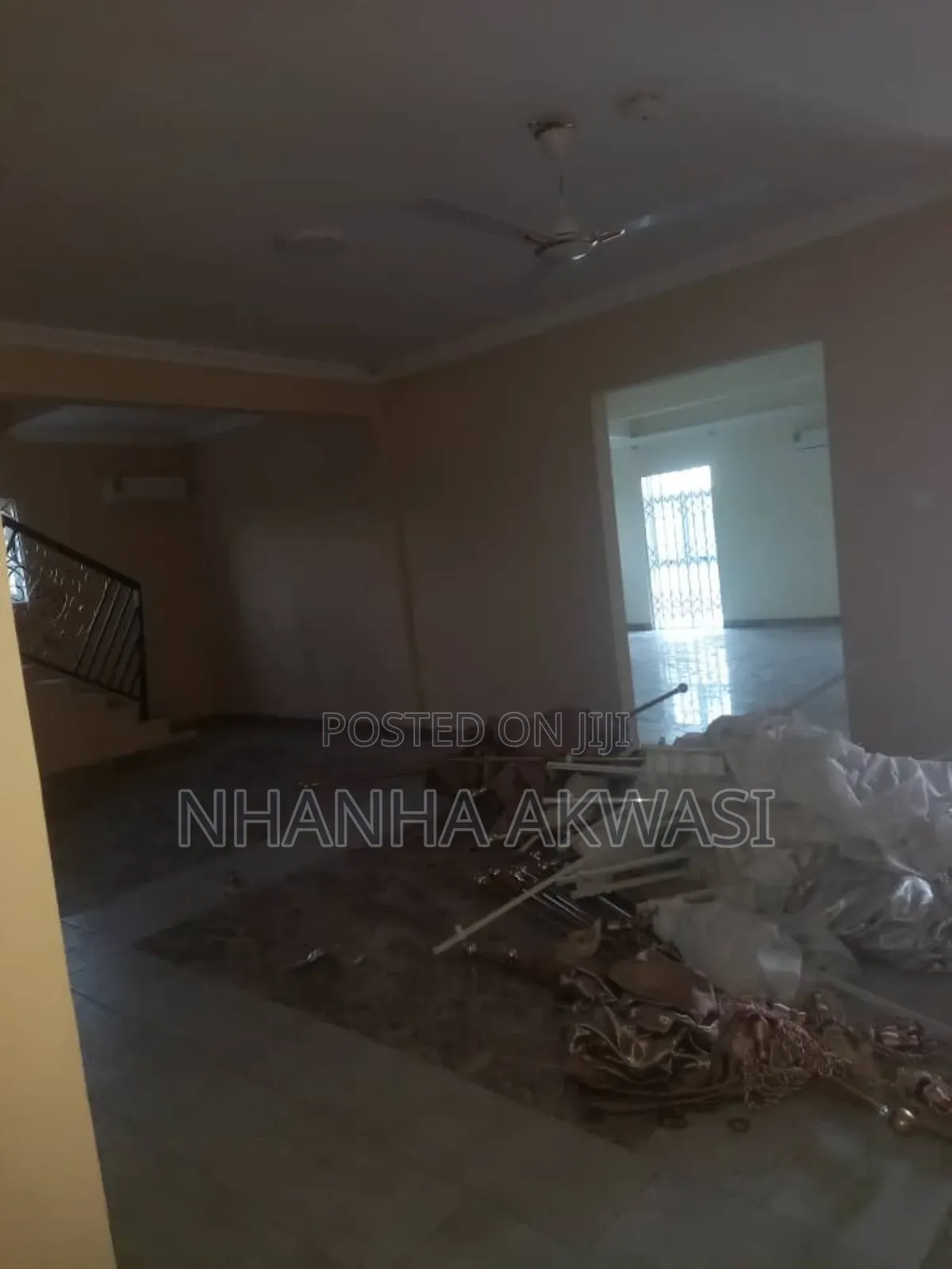 6bdrm House in Community 11, Tema Metropolitan for rent
