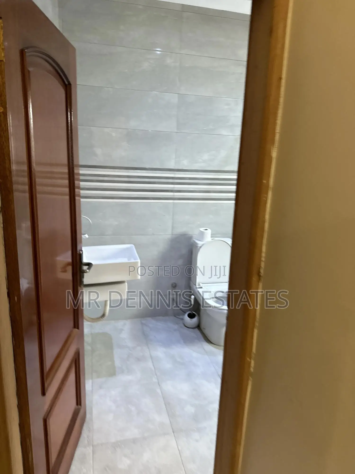 Furnished 2bdrm Townhouse / Terrace in Westhills Mall for rent