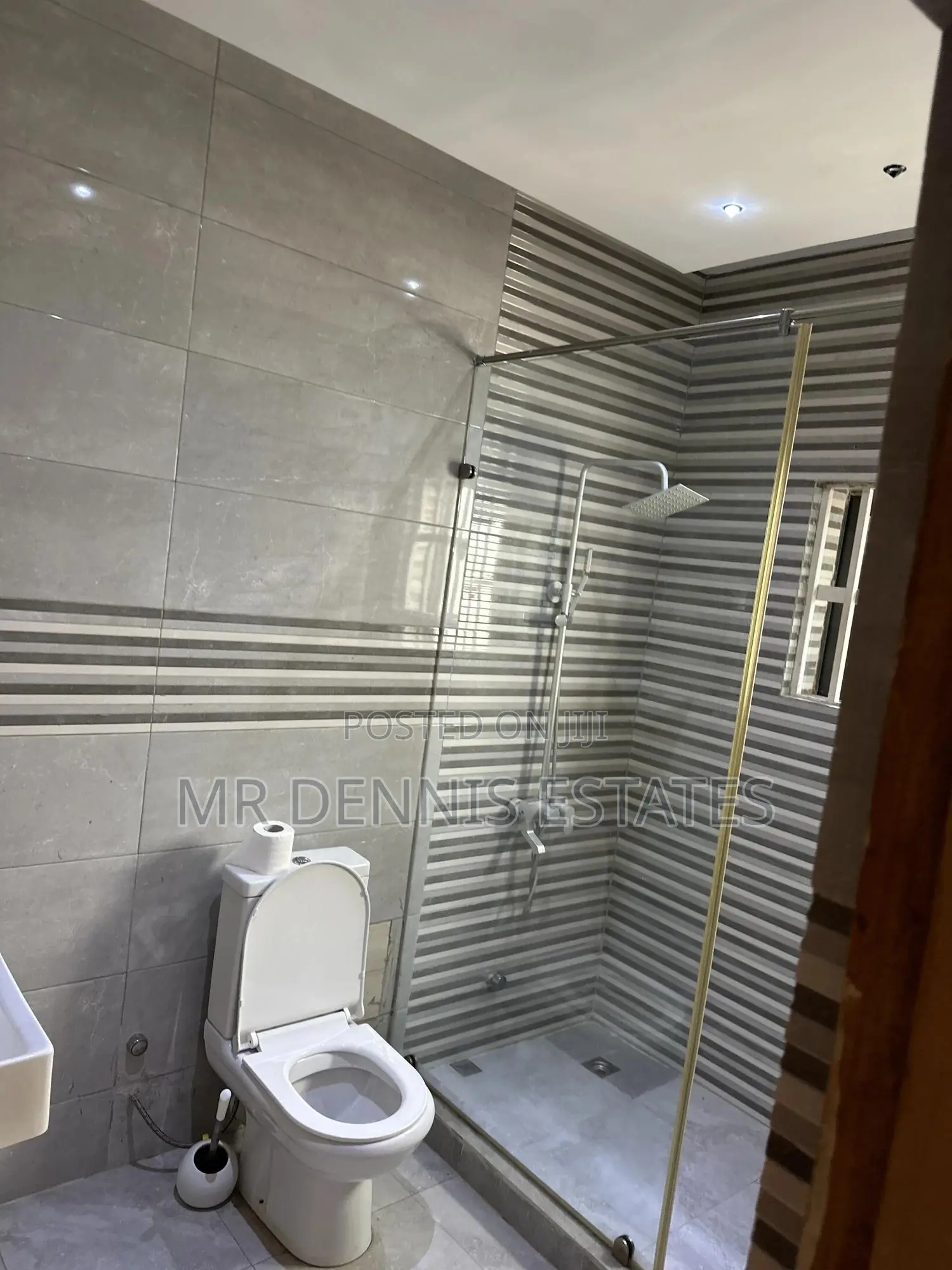 Furnished 2bdrm Townhouse / Terrace in Westhills Mall for rent