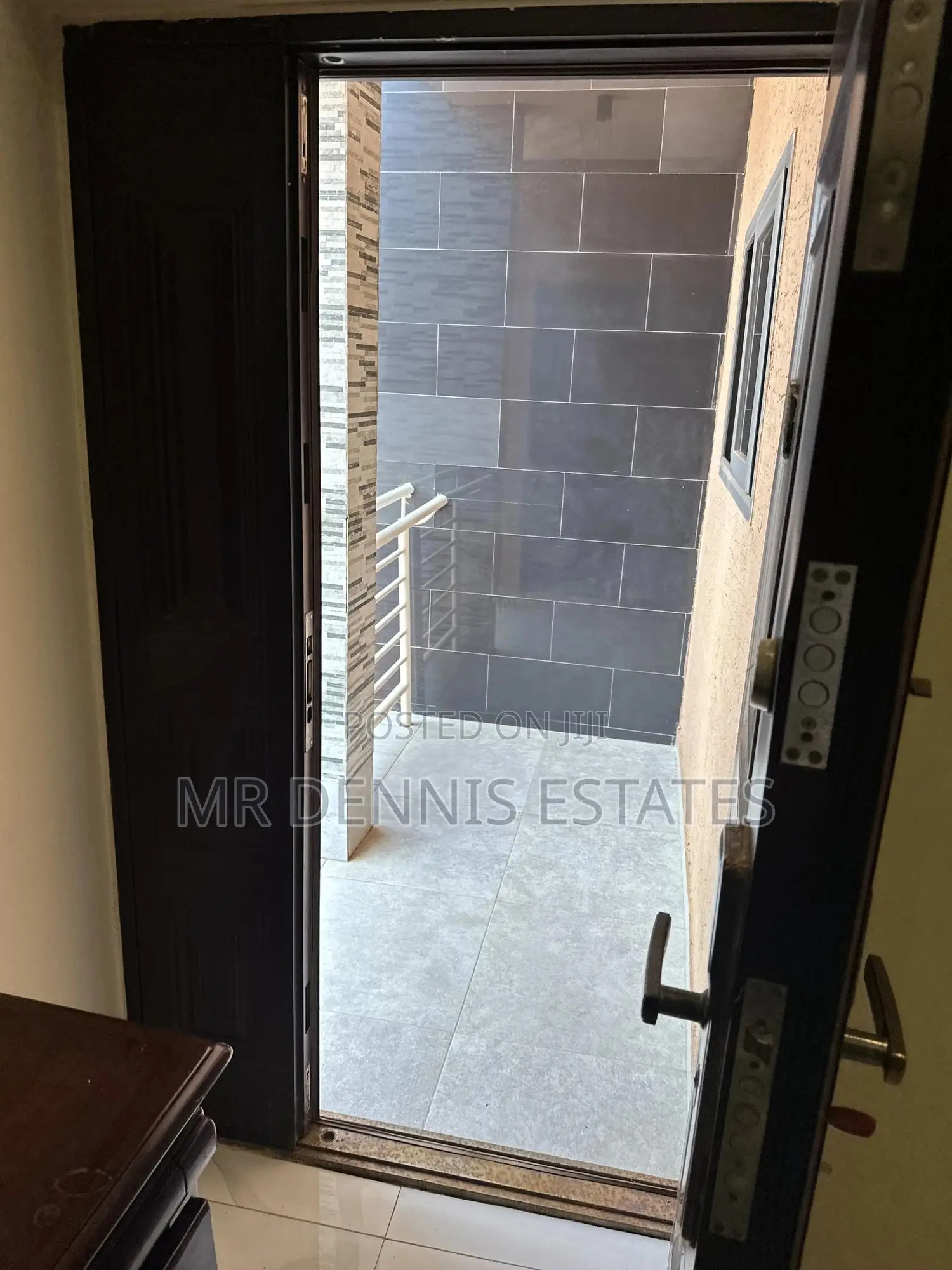 Furnished 2bdrm Townhouse / Terrace in Westhills Mall for rent