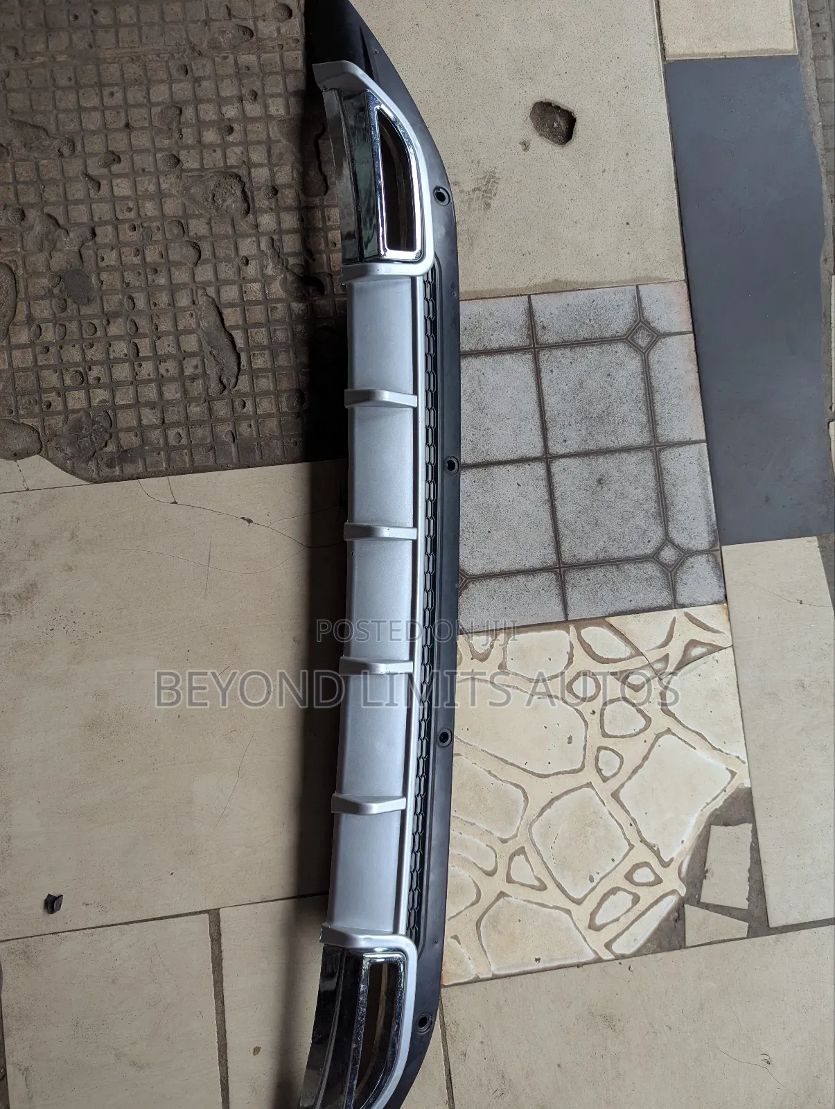 Hyundai Elantra/ Universal Bumper Diffuser