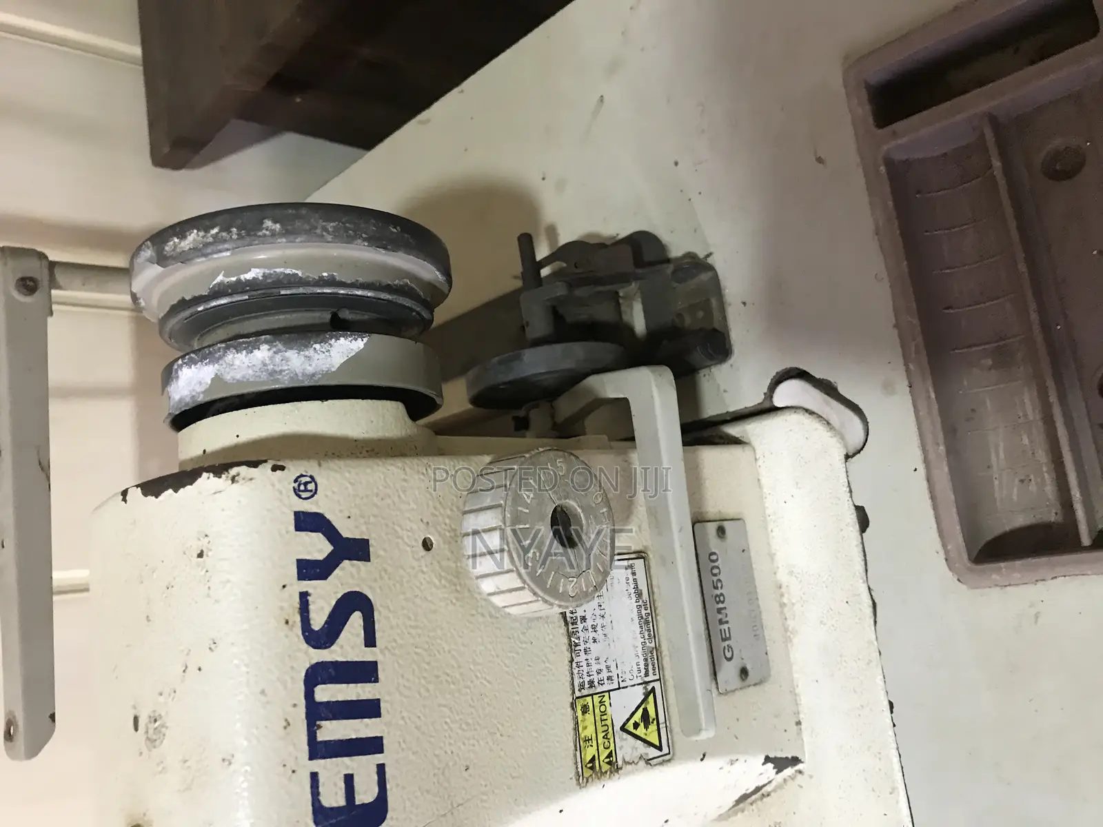 Second Hand Gemsy Industrial Sewing Machine