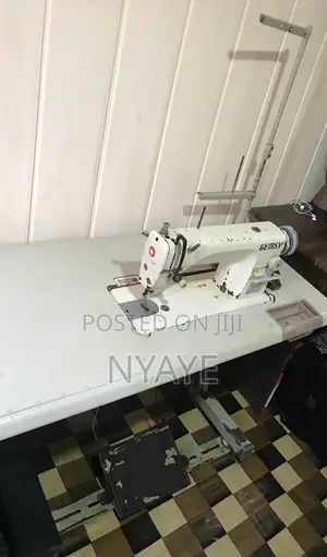 Second Hand Gemsy Industrial Sewing Machine