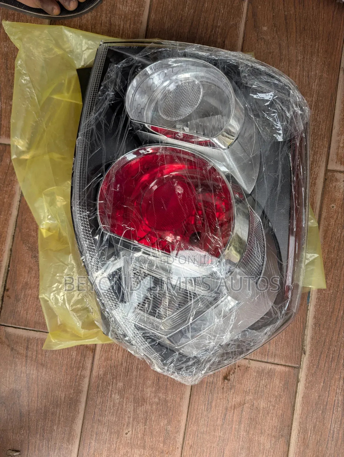 Pontiac Vibe 2009,2010,2011,2012,2013 Taillight/Rear Light