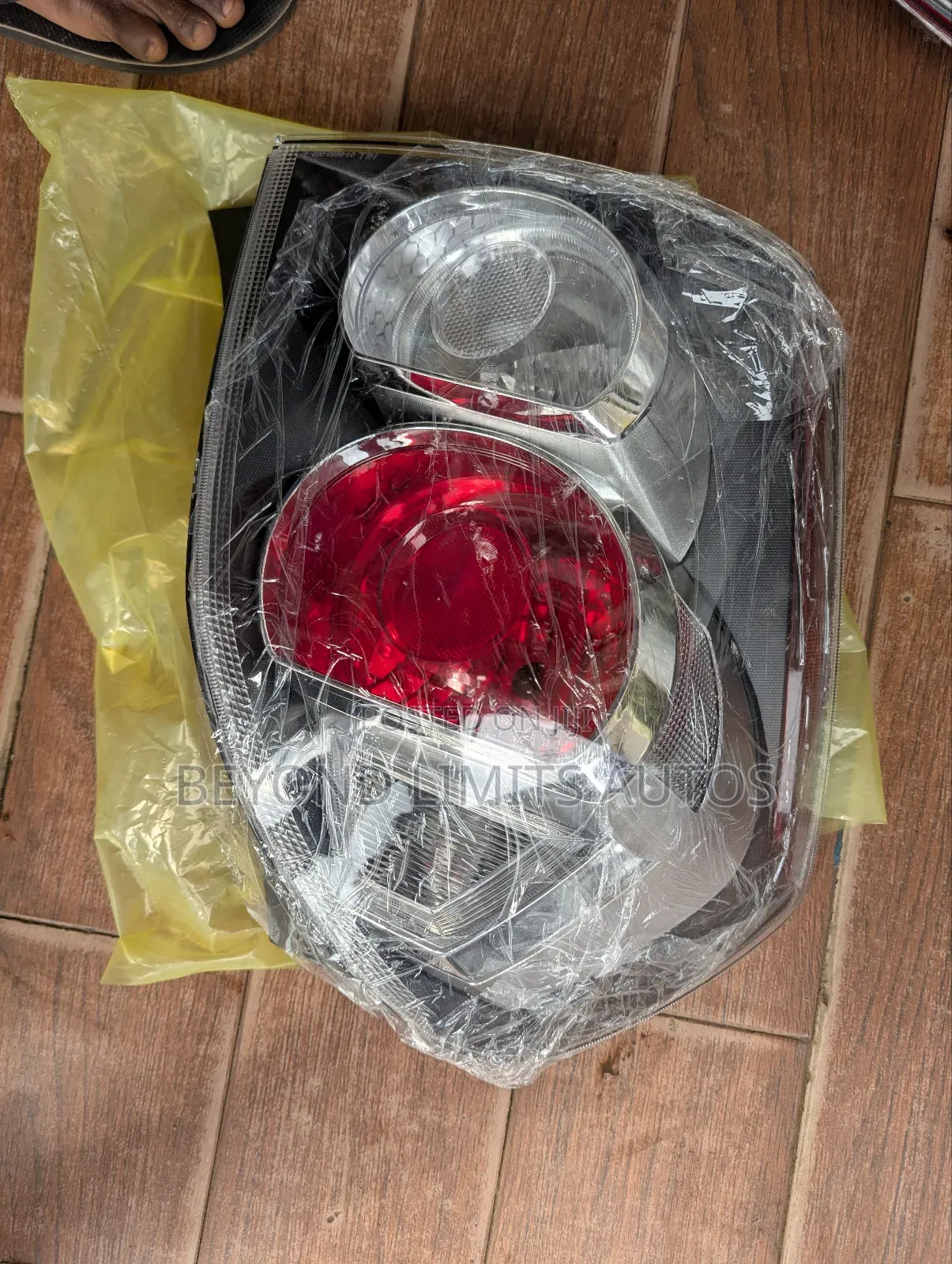 Pontiac Vibe 2009,2010,2011,2012,2013 Taillight/Rear Light