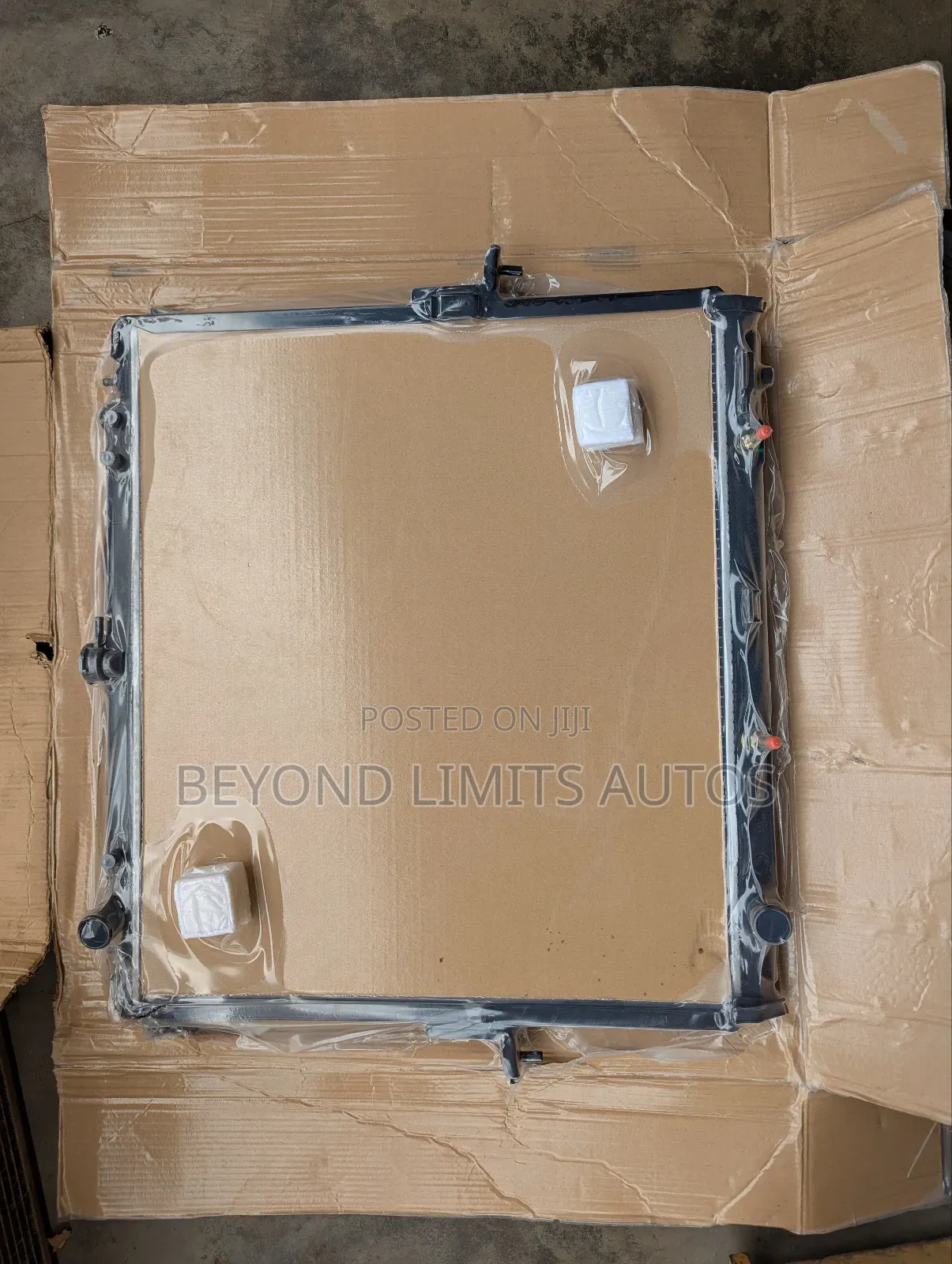 Navara/Hard Body 2007,2008,2009,2010 Radiator/Water Tank