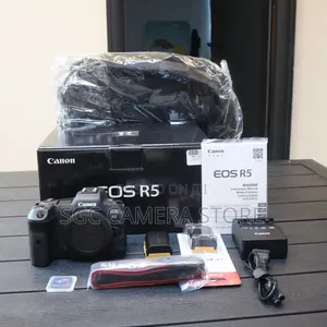 Canon Eos R5 // Like New // 8 Months Warranty Included