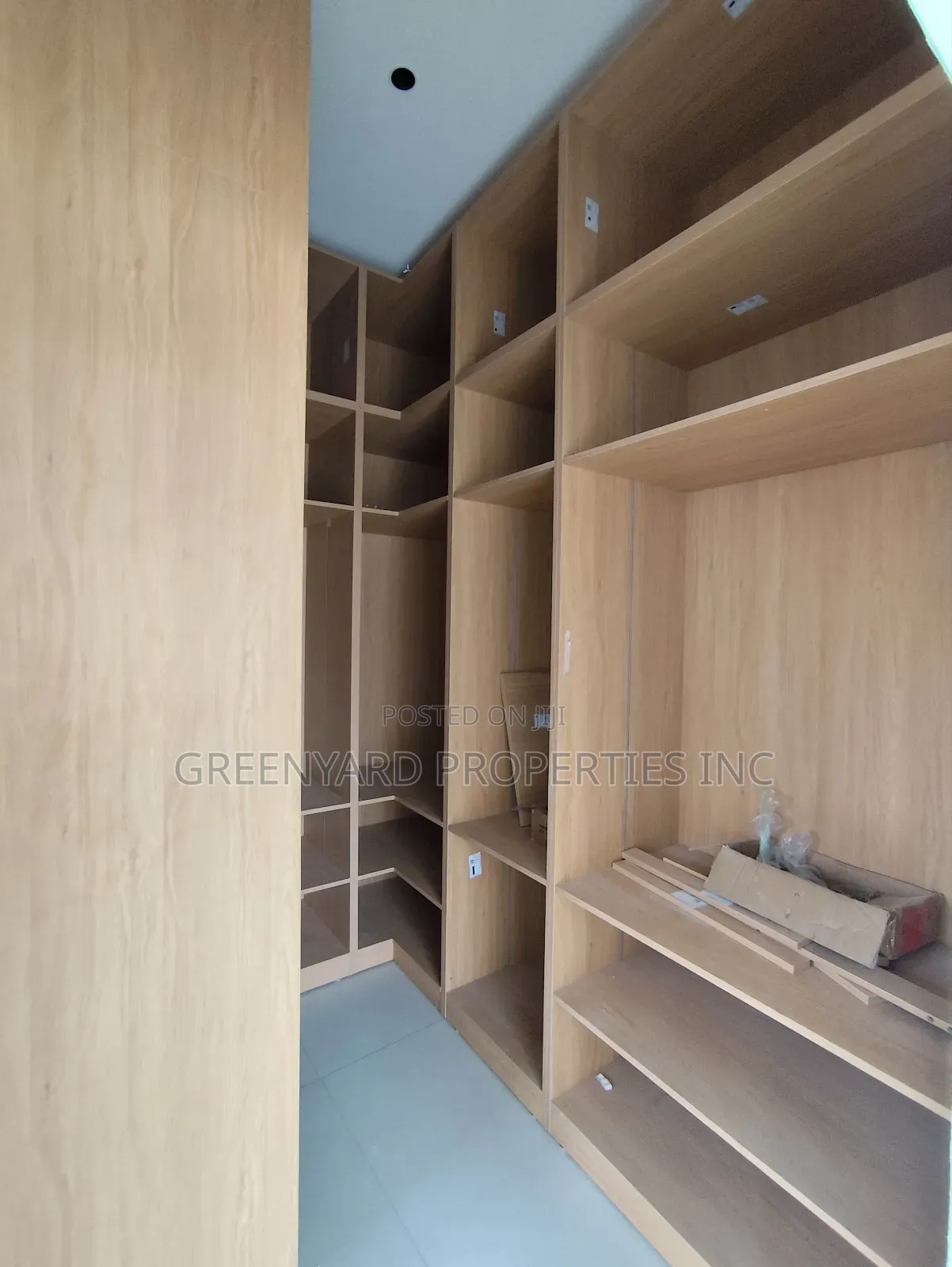 4bdrm House in School Junction, Ashaley Botwe for sale