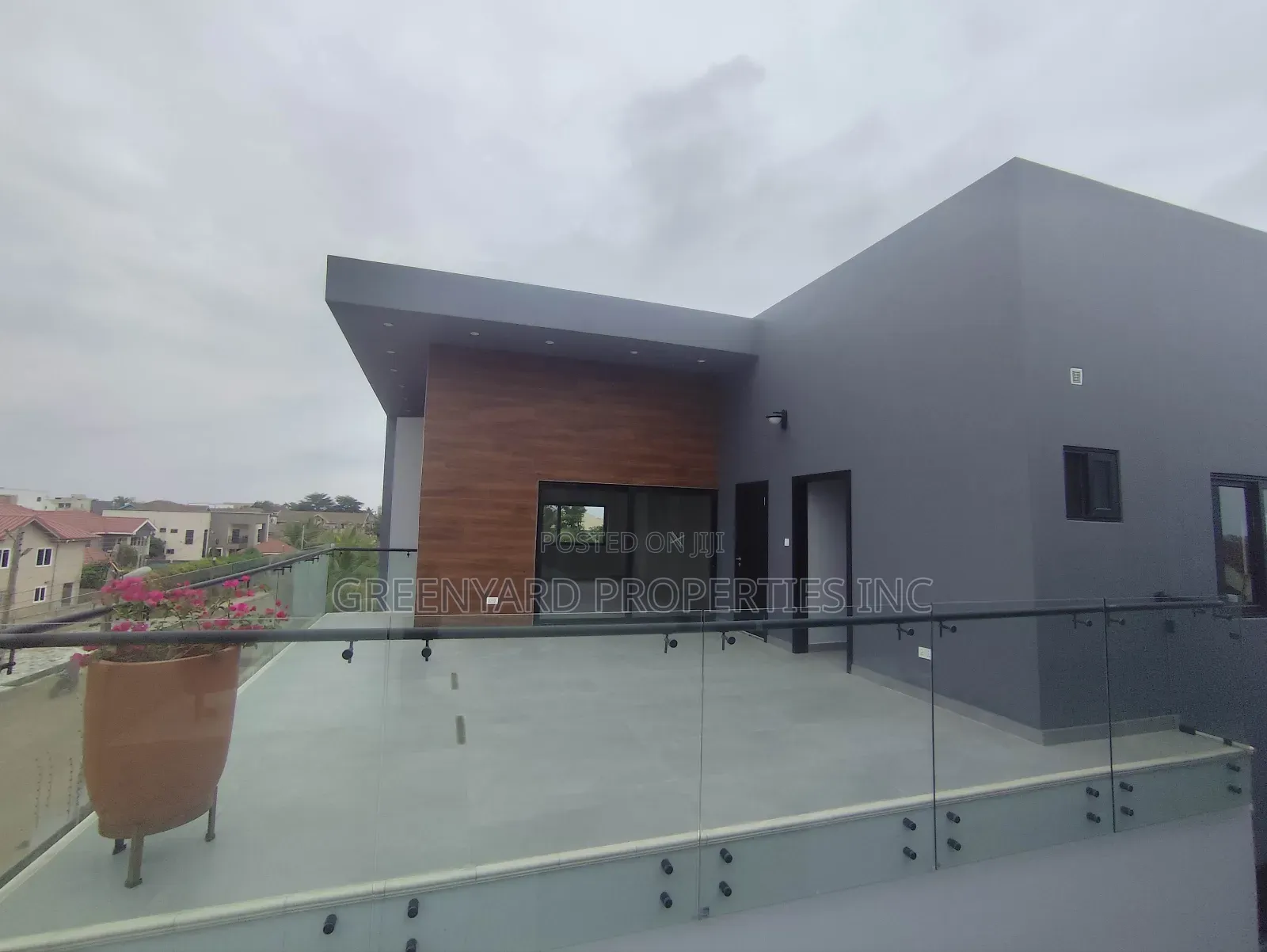 5bdrm Mansion in Trasacco, Adjiriganor for sale